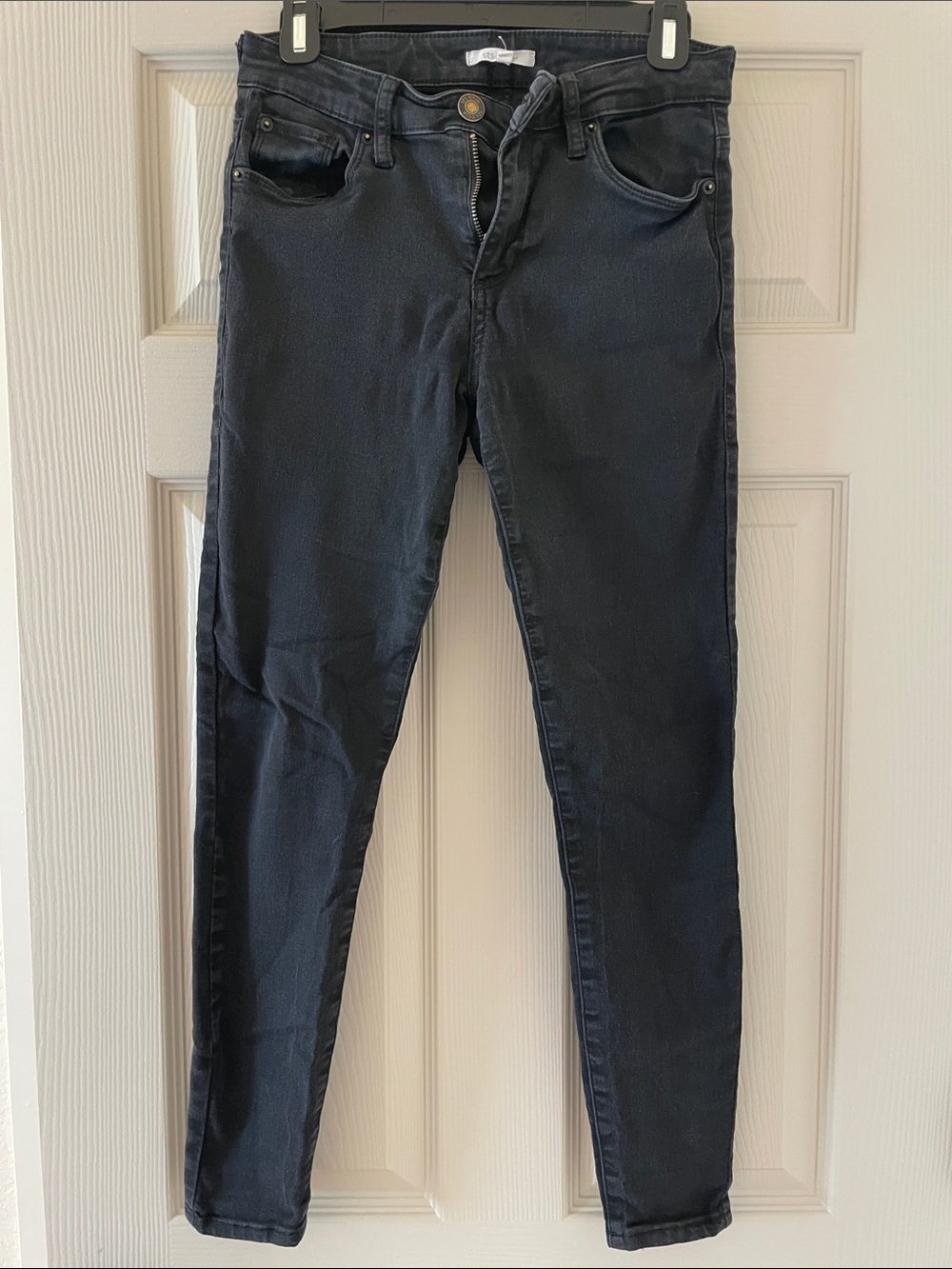 STS Blue Women’s Skinny Jeans in Dark Gray-Black